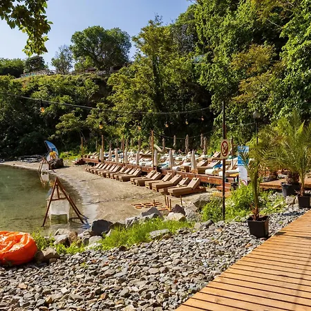 Paradise Bay Hotel