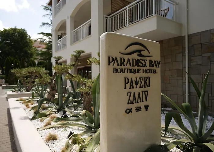 Hotel Paradise Bay 3*